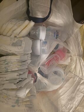 Philips Avent Clear Baby Bottles and Pink Feeding Bottle